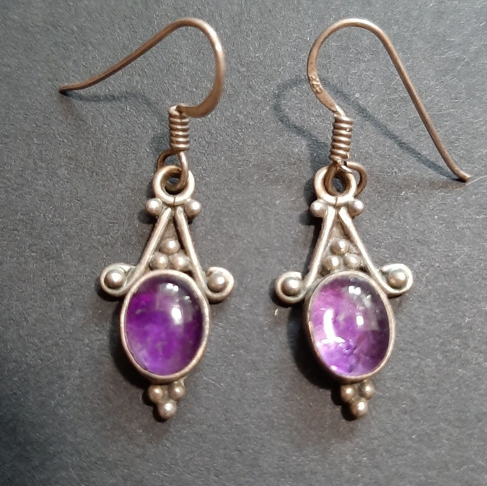 Vintage • sterling and amethyst earrings - Picture 2 of 4